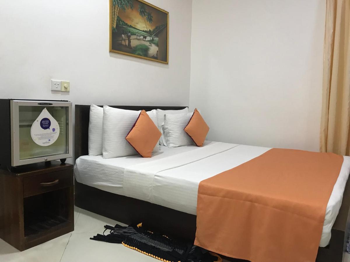 Paris Garden Resort Trincomalee Exteriör bild